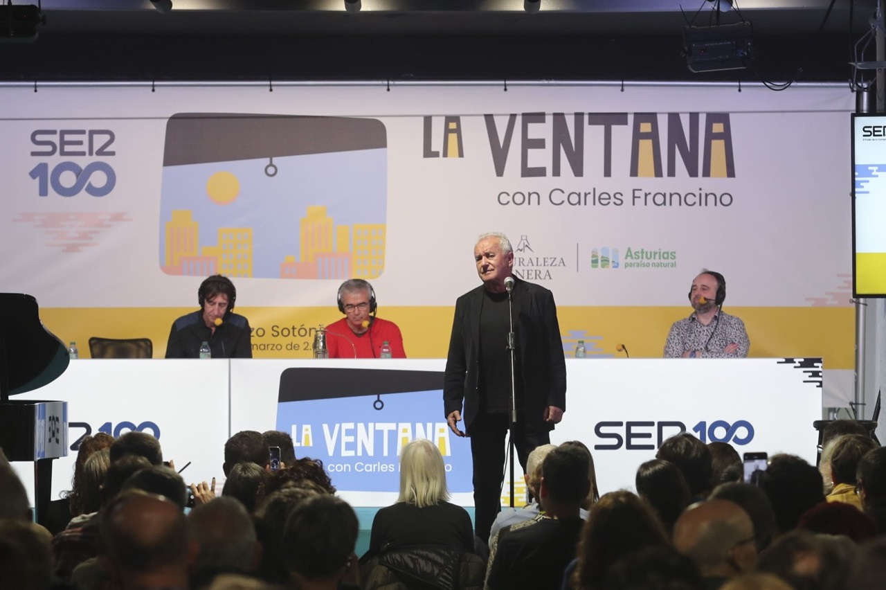 Actuación Víctor Manuel